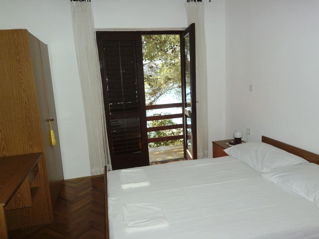 סטארה נובליה Apartments Kreso 5 Meters From The Beach With See View Shadow And Parking Place חדר תמונה