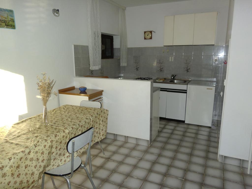 סטארה נובליה Apartments Kreso 5 Meters From The Beach With See View Shadow And Parking Place חדר תמונה